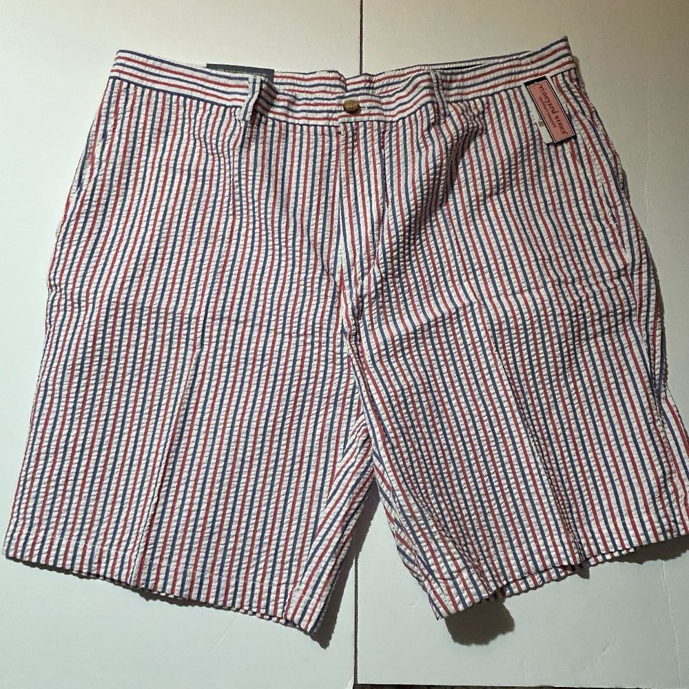 VINEYARD VINES: Men's 9" Seersucker Novelty Shorts Size: 40 Color Lighthouse Red
